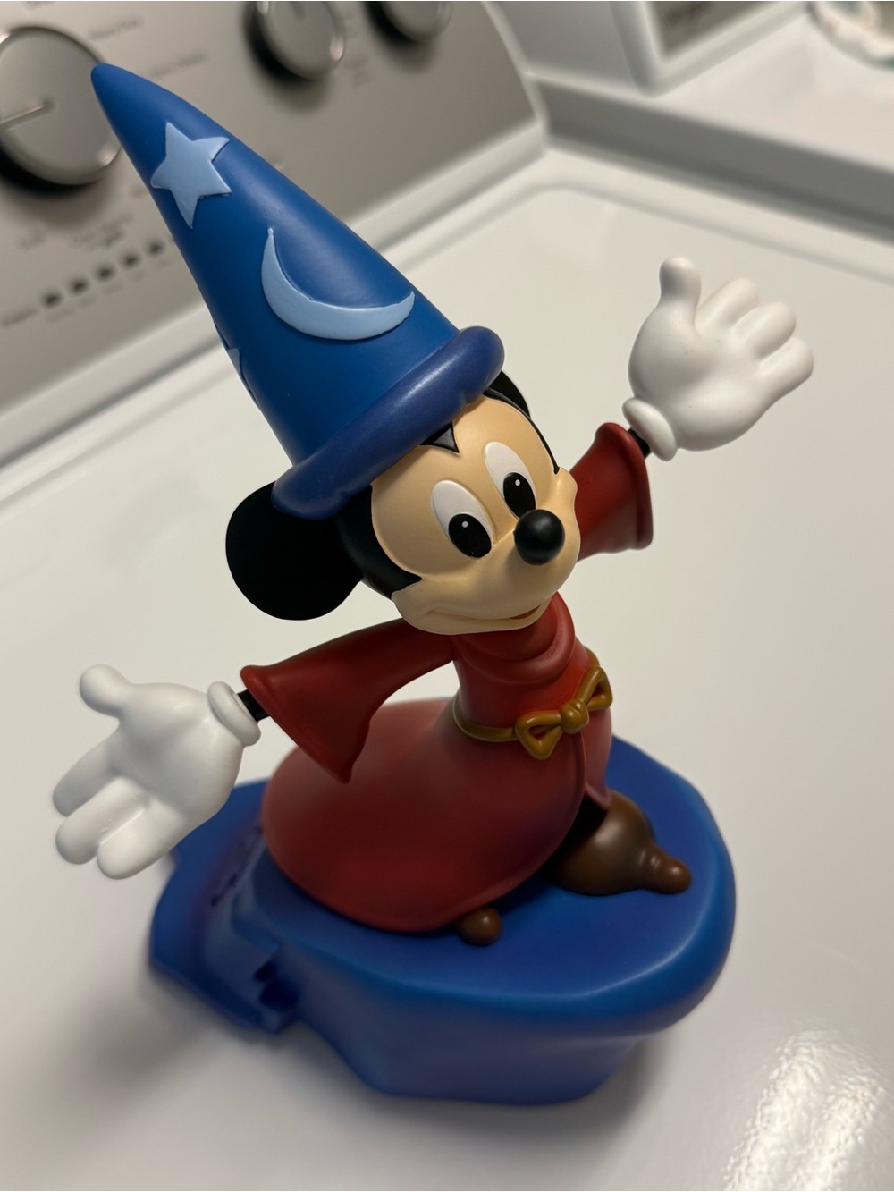 Disney | D23 Gold Member 2026 Sorcerer’s Apprentice Statue